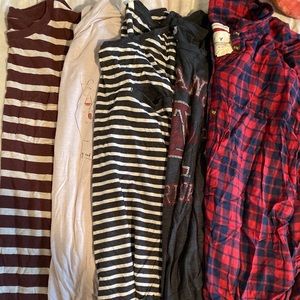 Lot of FIVE 5 womens tee shirts AMERICAN EAGLE HM